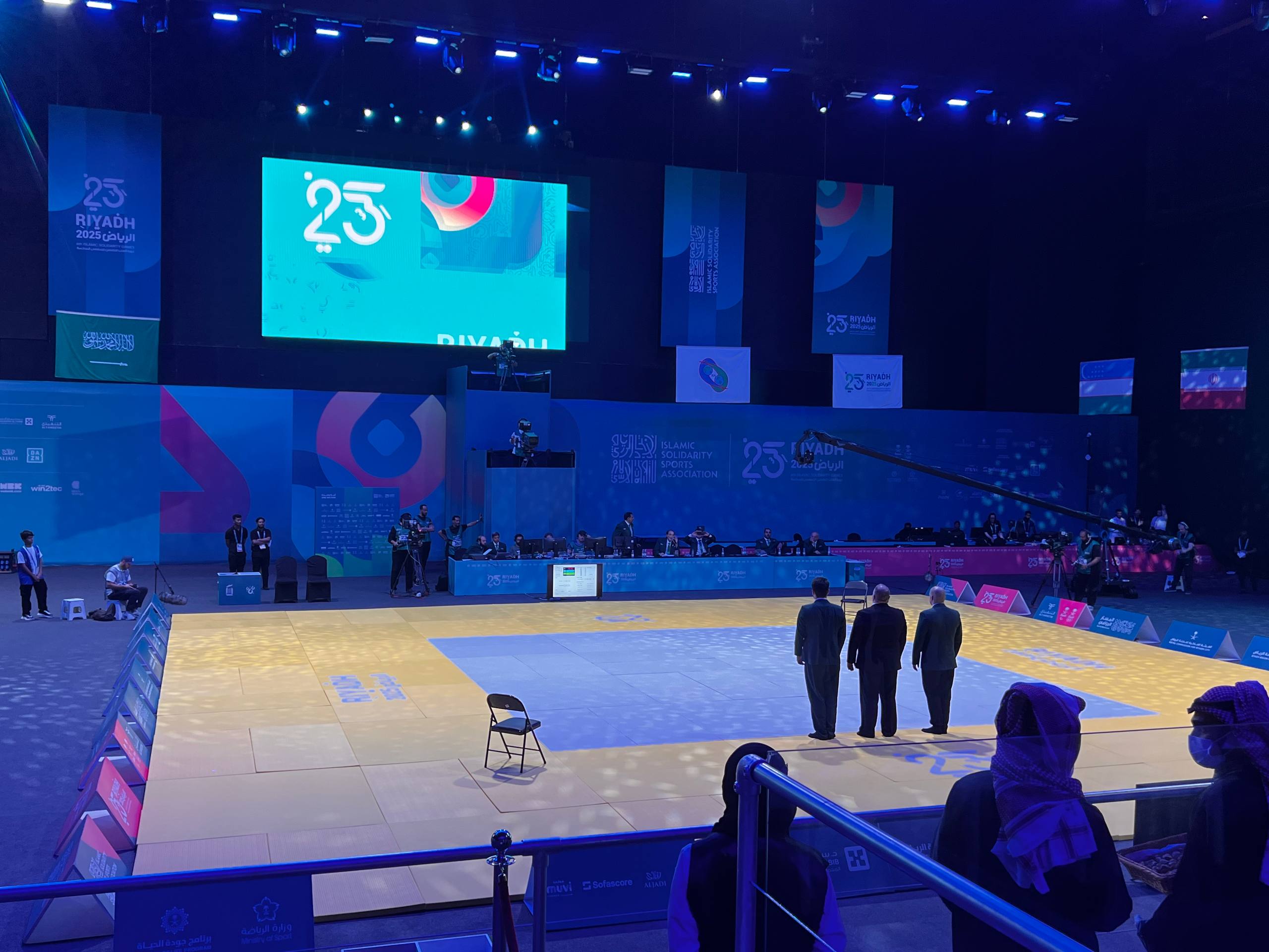 photo_2025-11-06_20-00-36